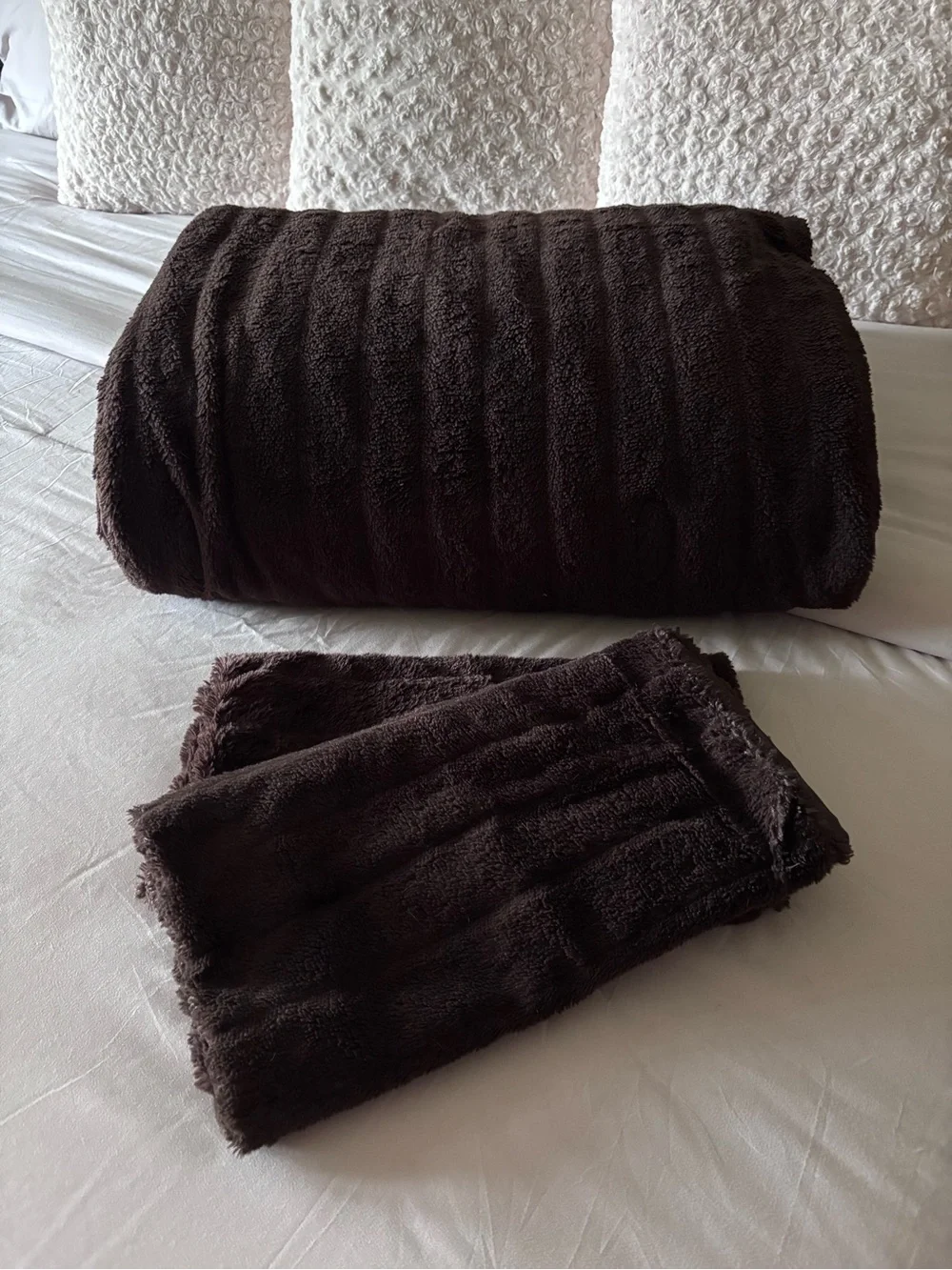 Plush Brown Faux Fur Comforter and Pillow Case Set ✨ Full Bed Size